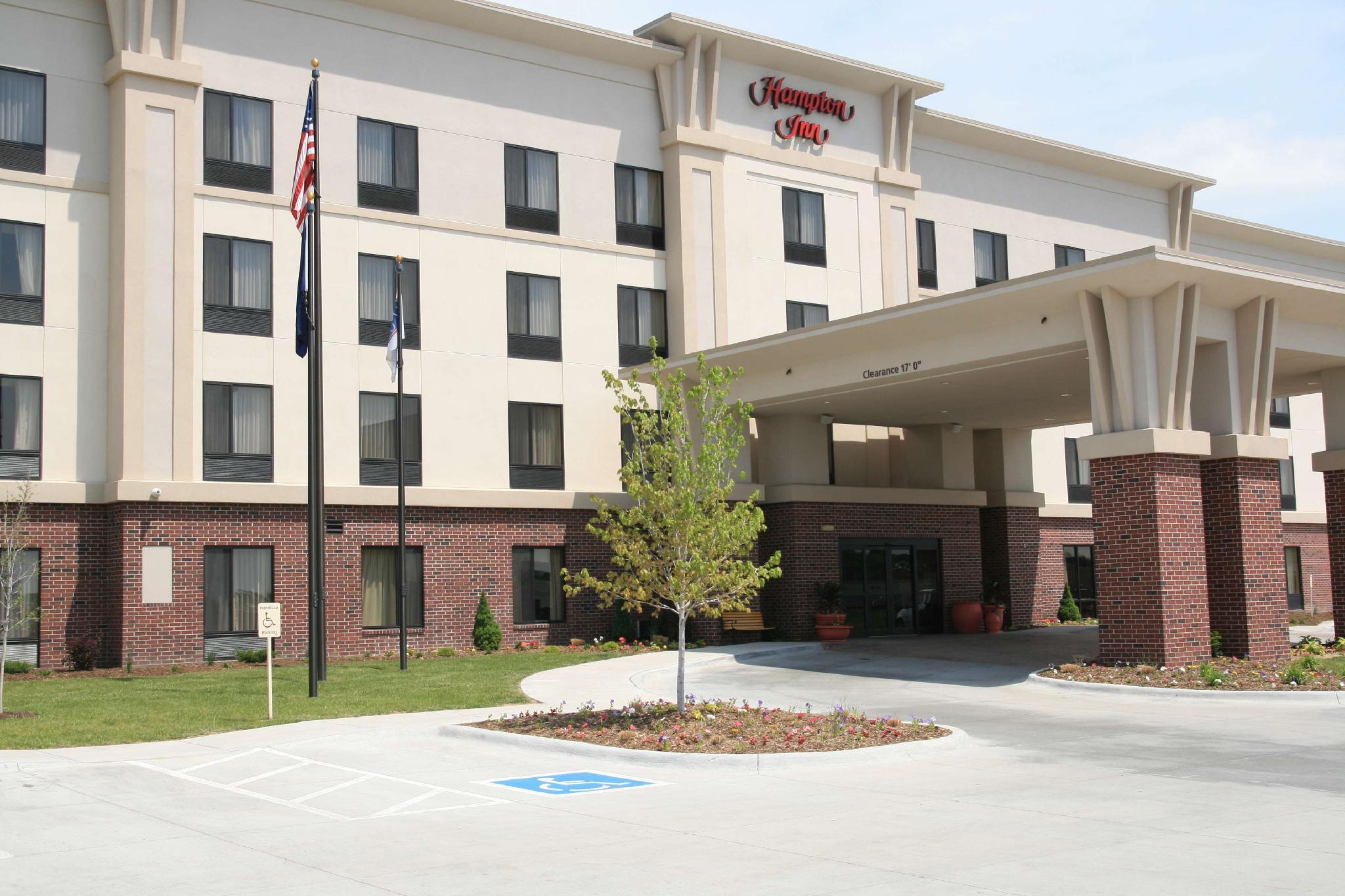 Newly Renovated Hampton Inn Omaha West Lakeside Exteriör bild