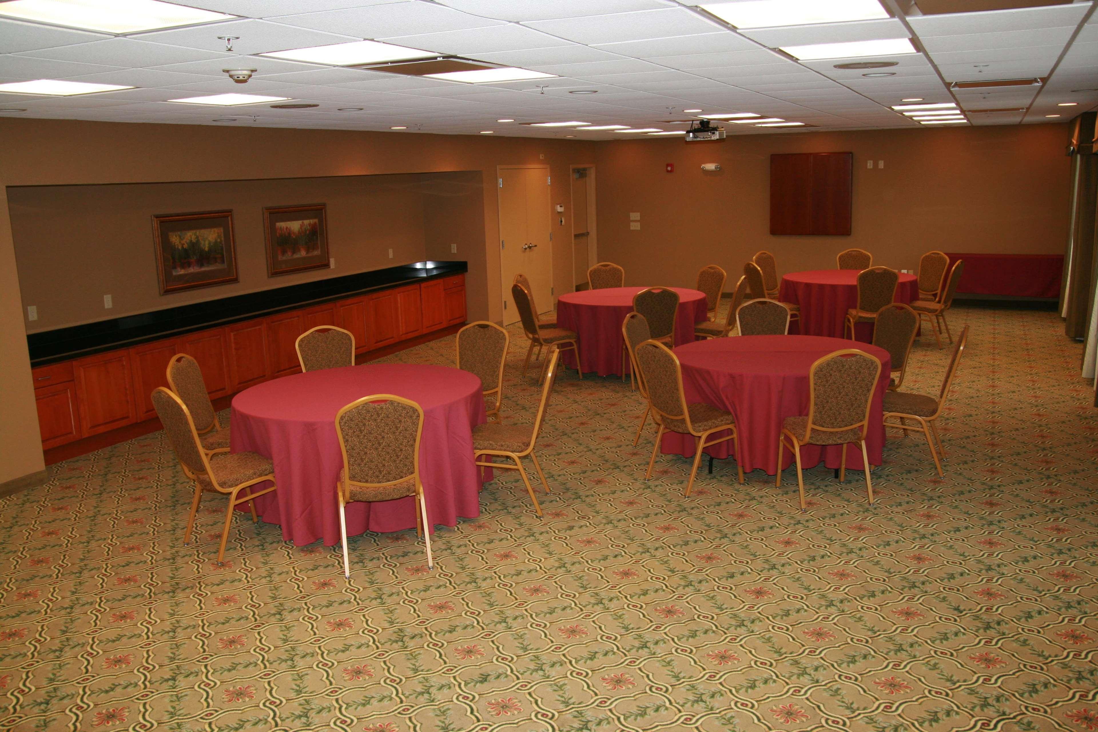 Newly Renovated Hampton Inn Omaha West Lakeside Exteriör bild