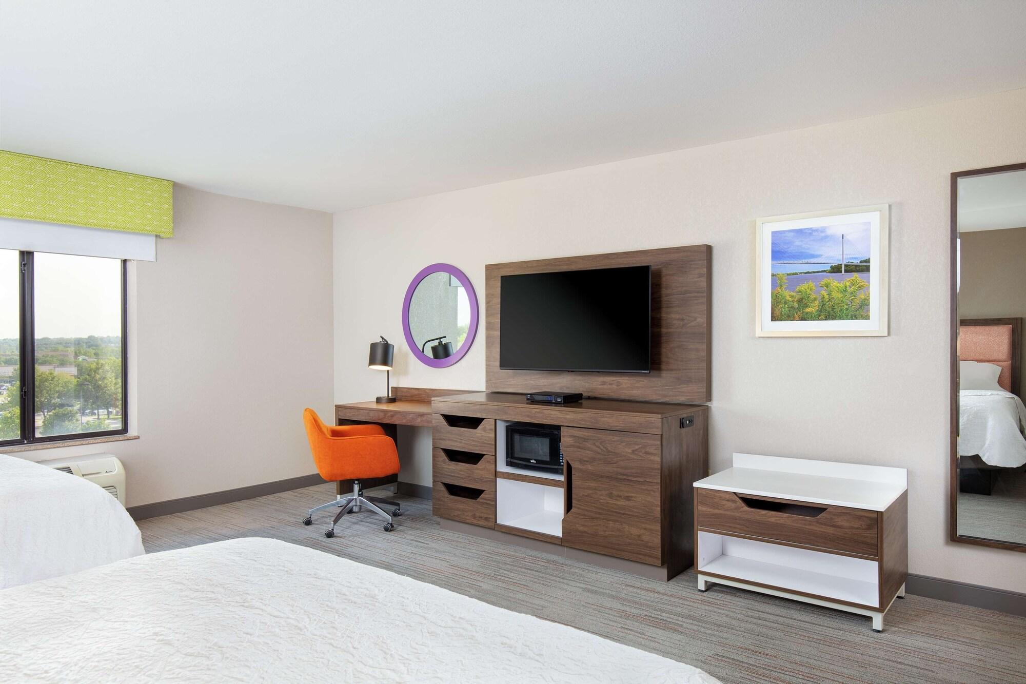 Newly Renovated Hampton Inn Omaha West Lakeside Exteriör bild