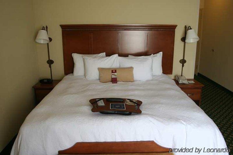 Newly Renovated Hampton Inn Omaha West Lakeside Exteriör bild