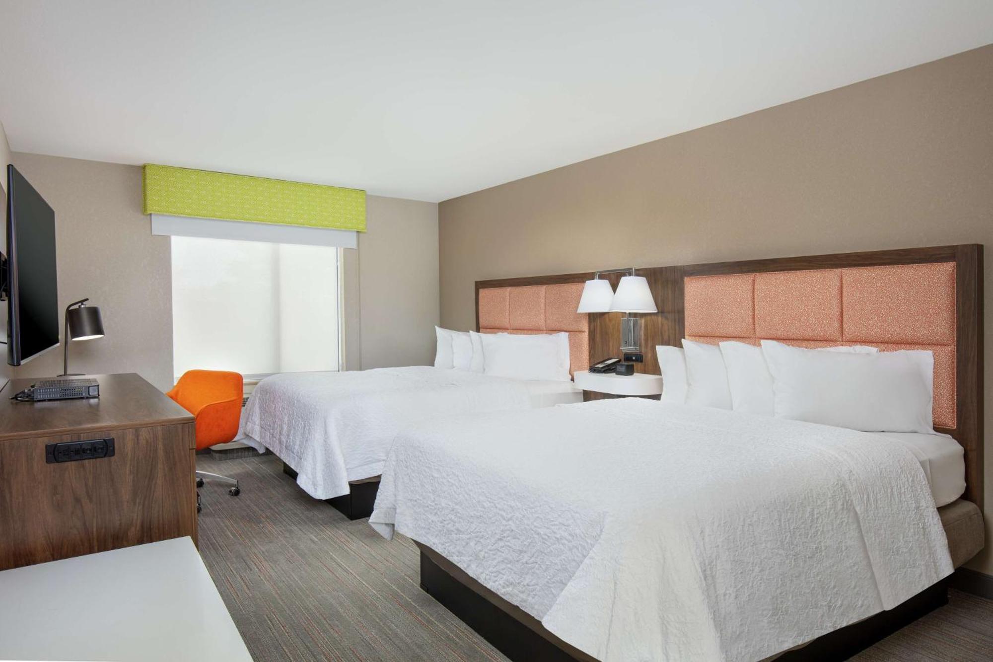 Newly Renovated Hampton Inn Omaha West Lakeside Exteriör bild