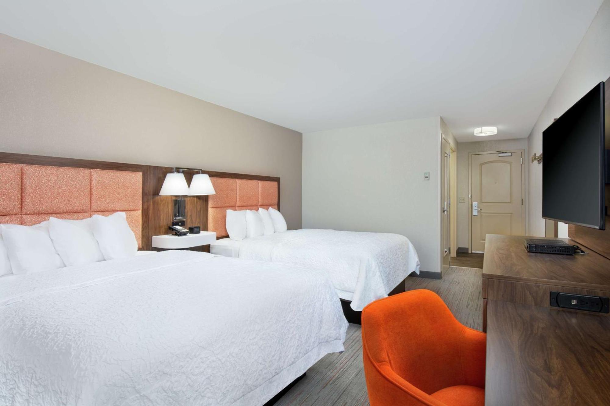 Newly Renovated Hampton Inn Omaha West Lakeside Exteriör bild