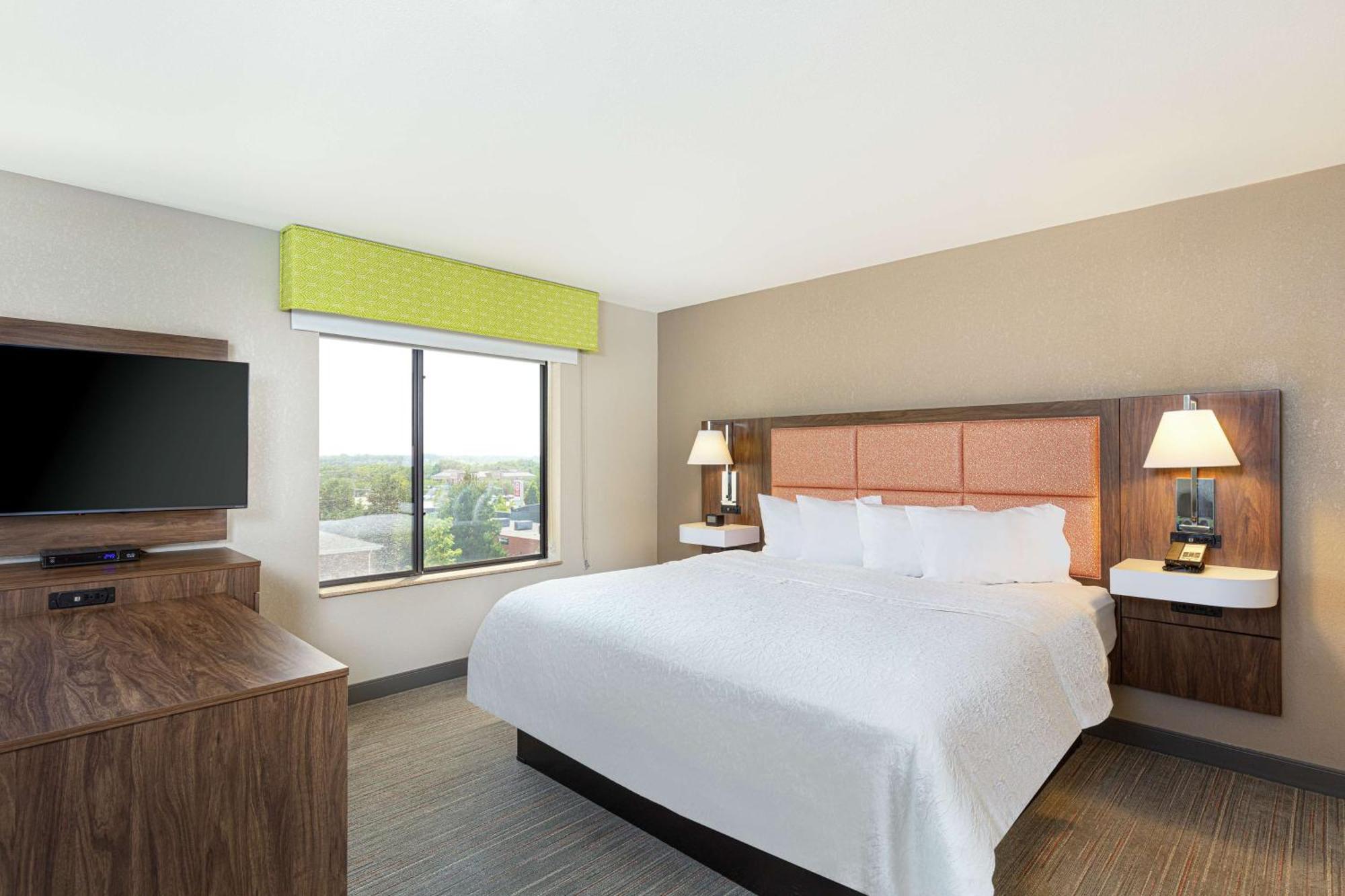 Newly Renovated Hampton Inn Omaha West Lakeside Exteriör bild