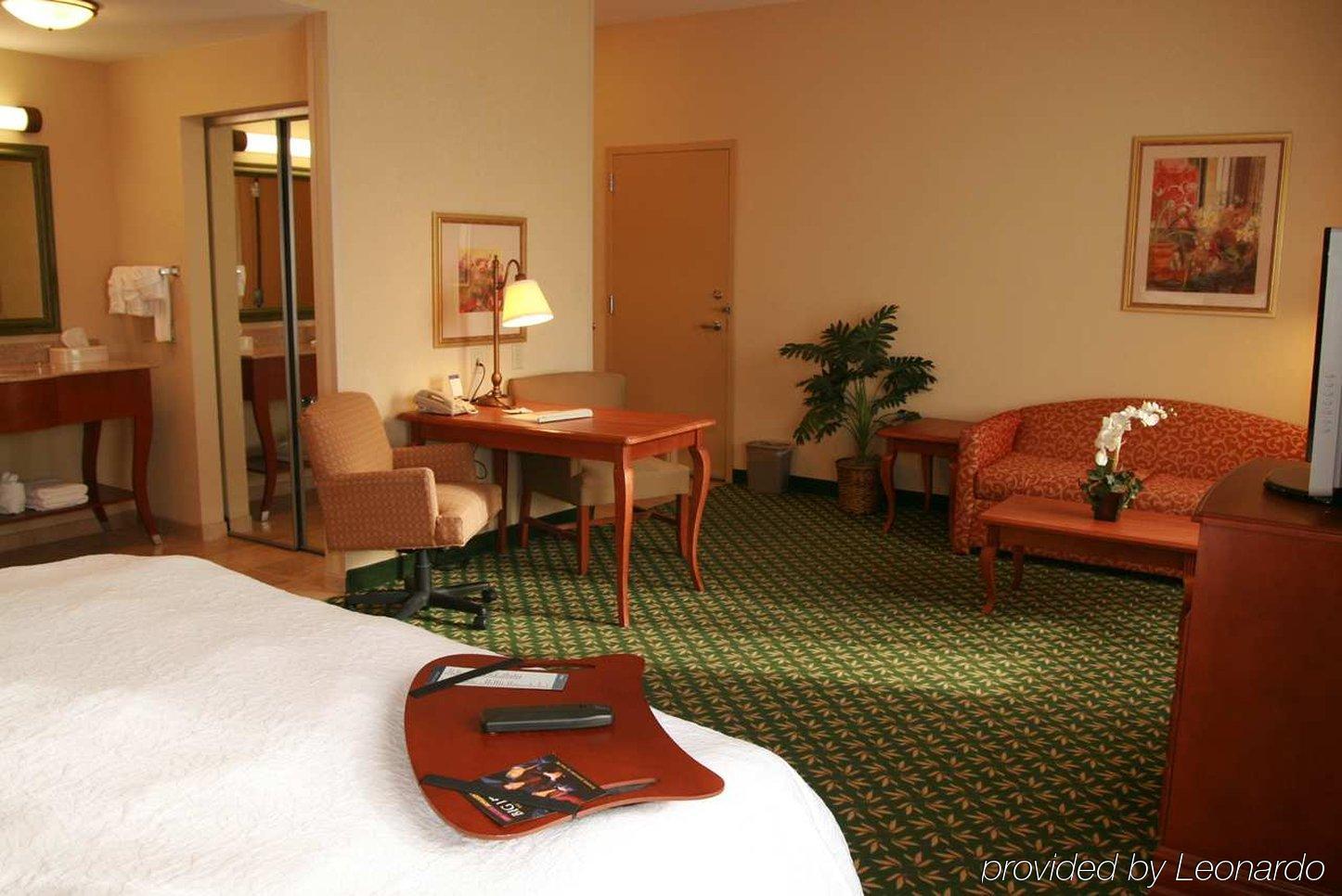 Newly Renovated Hampton Inn Omaha West Lakeside Rum bild