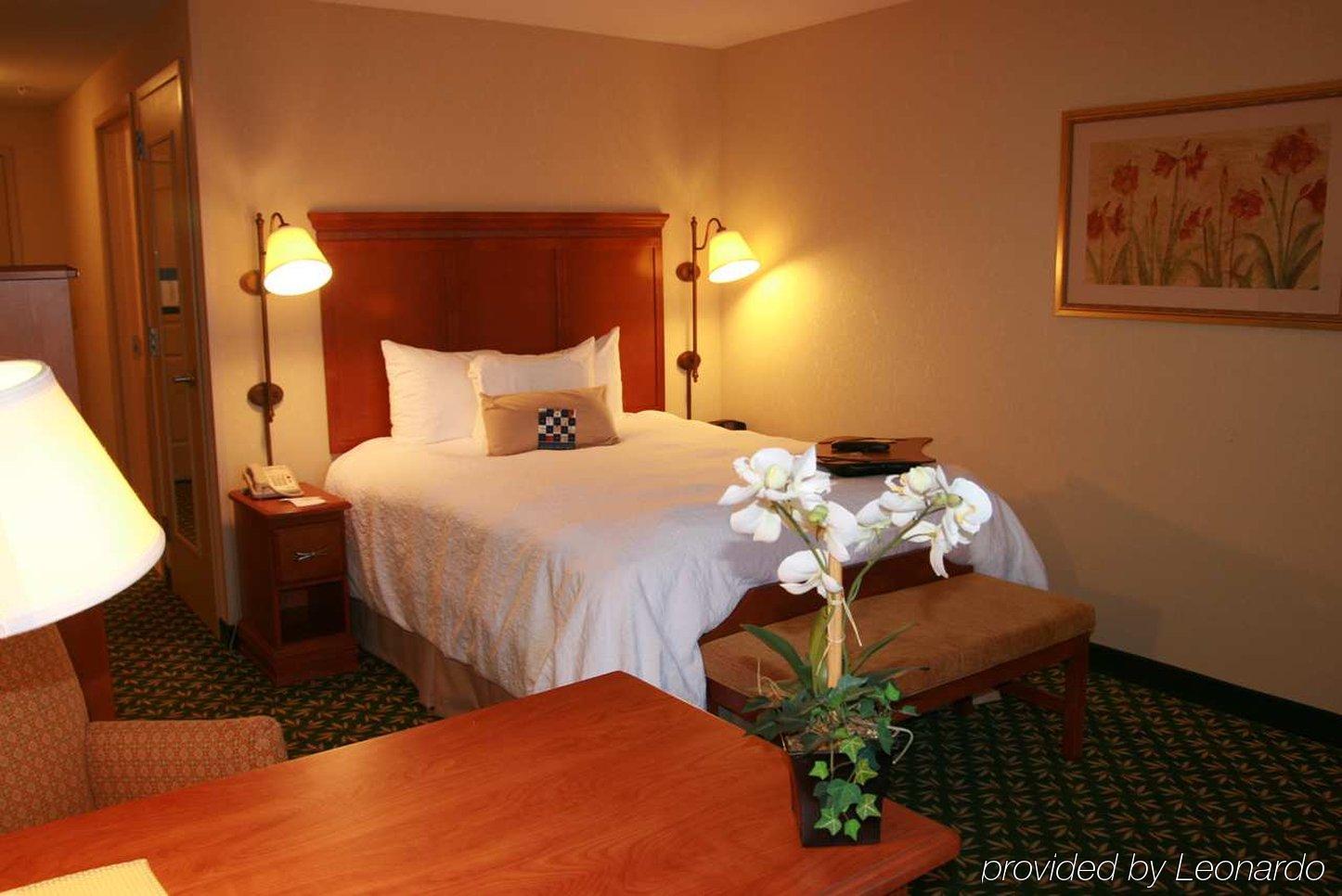 Newly Renovated Hampton Inn Omaha West Lakeside Rum bild