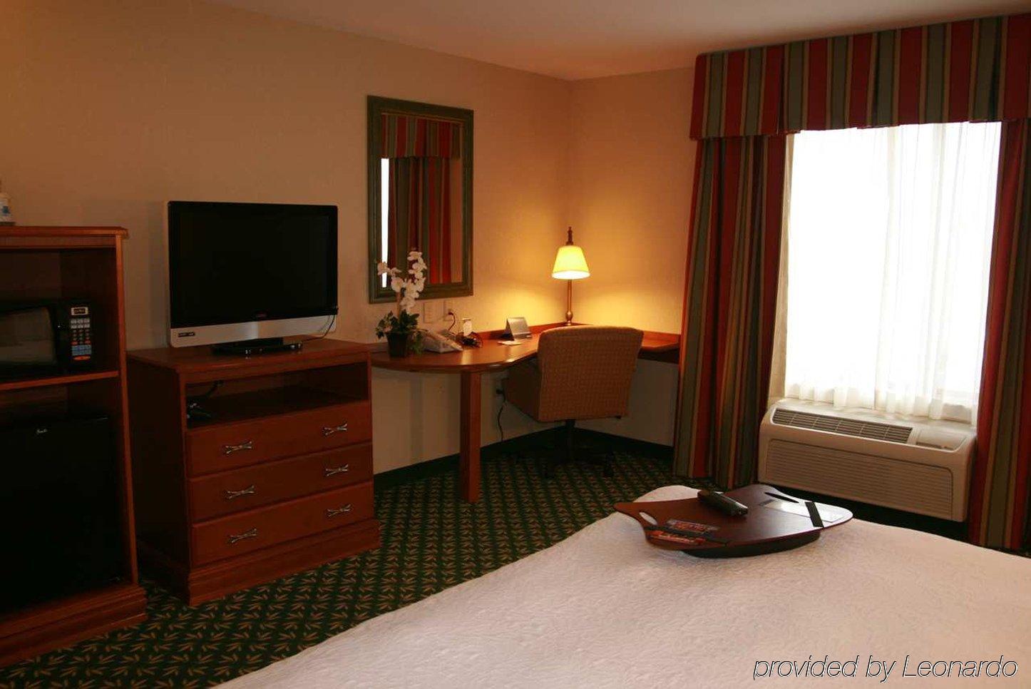 Newly Renovated Hampton Inn Omaha West Lakeside Rum bild